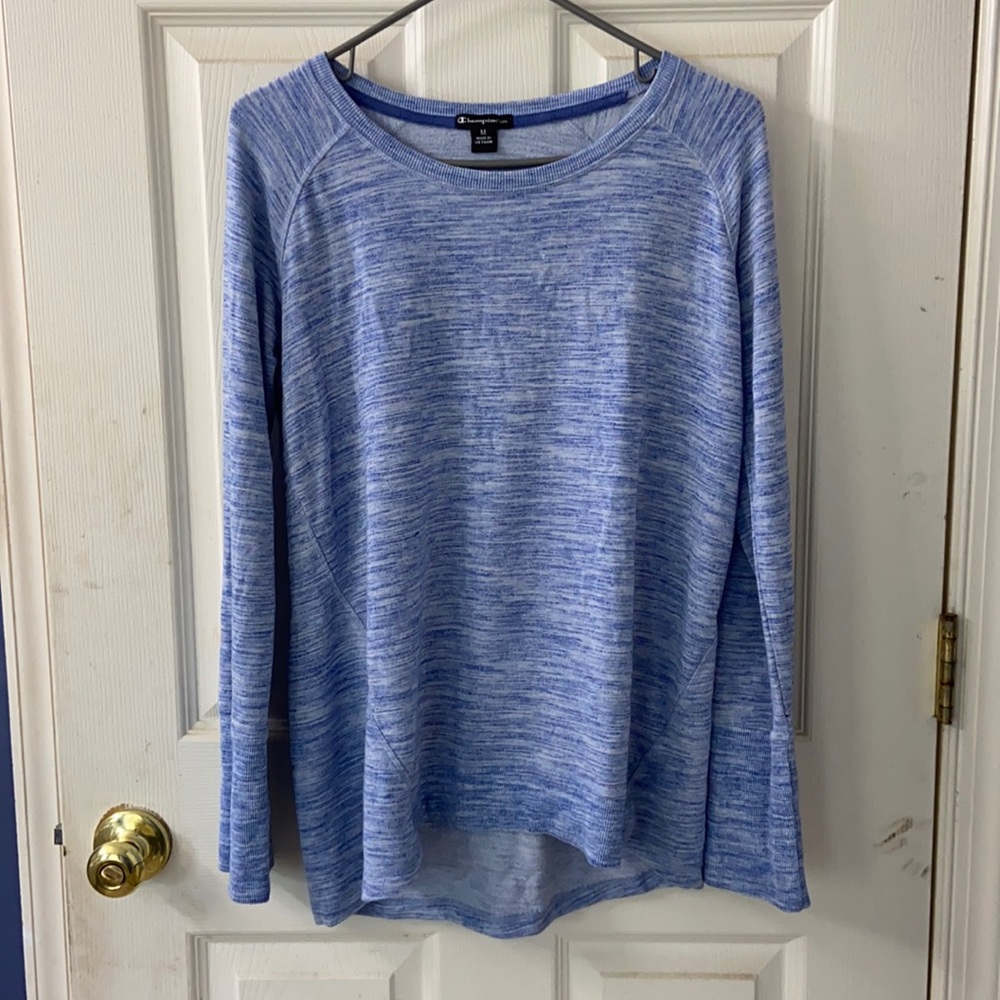 Champion woman’s sweatshirt.